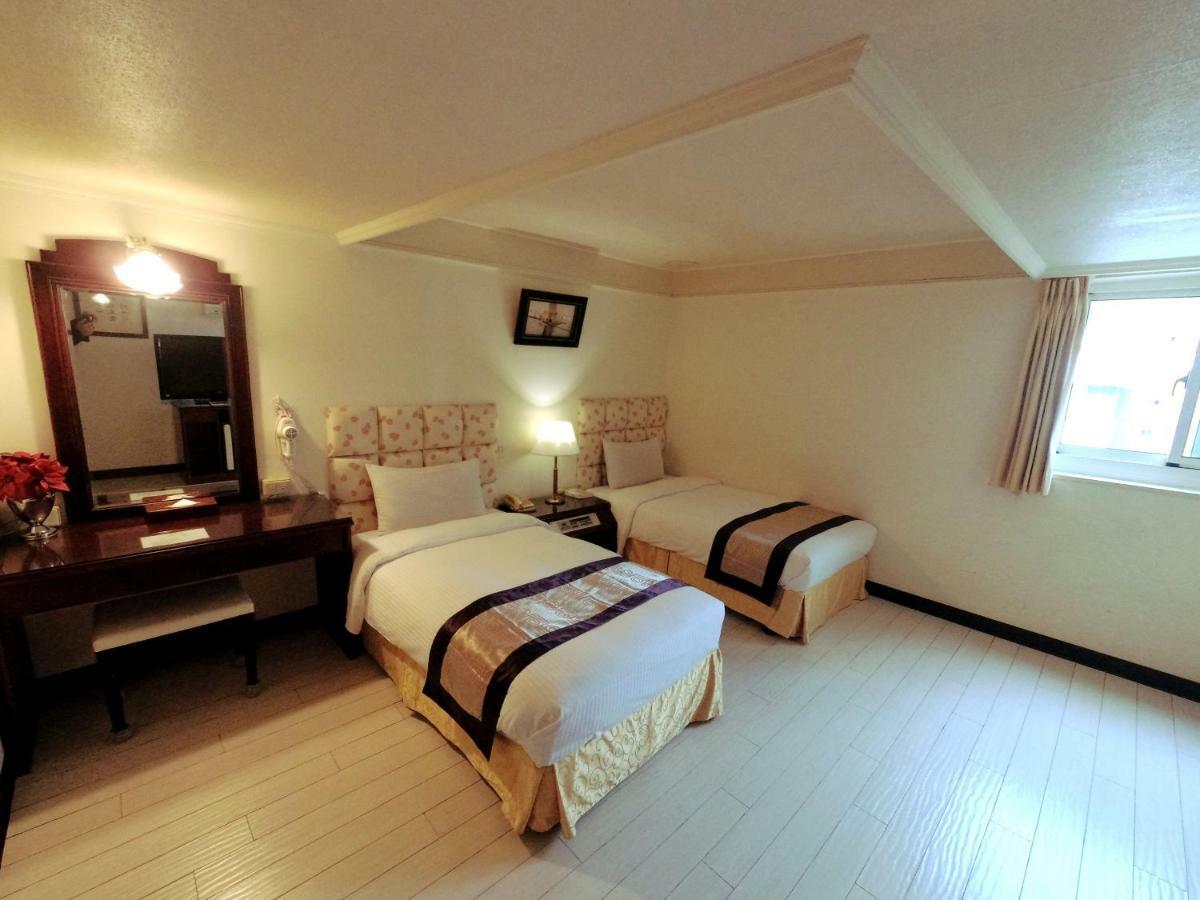 Athens Hotel Taichung Extérieur photo