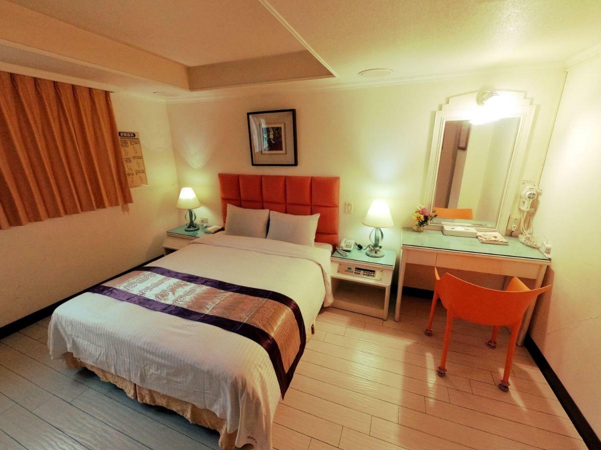 Athens Hotel Taichung Extérieur photo