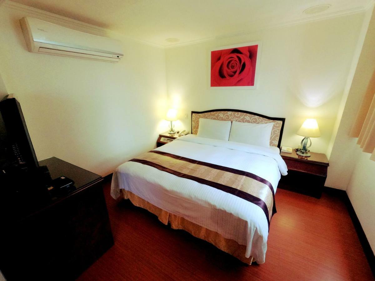 Athens Hotel Taichung Extérieur photo