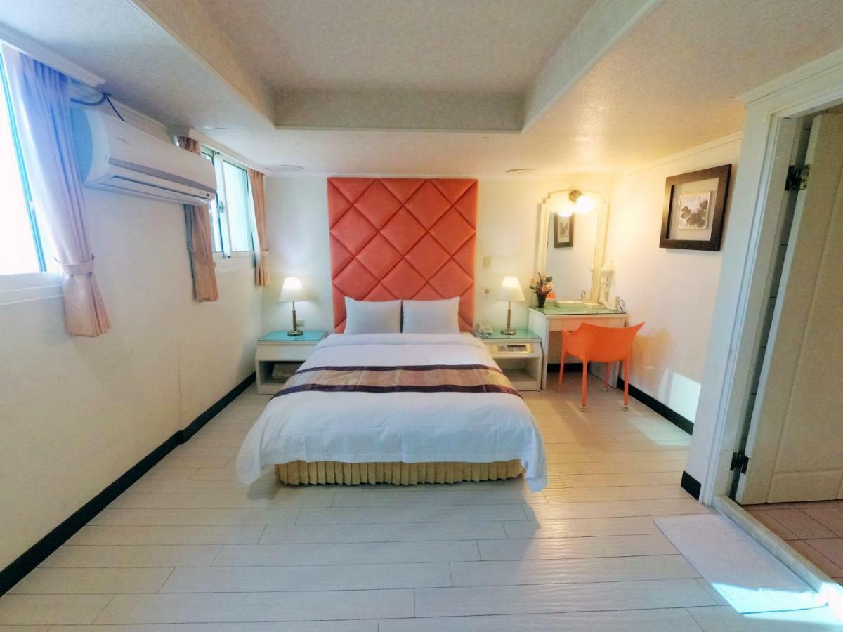 Athens Hotel Taichung Extérieur photo
