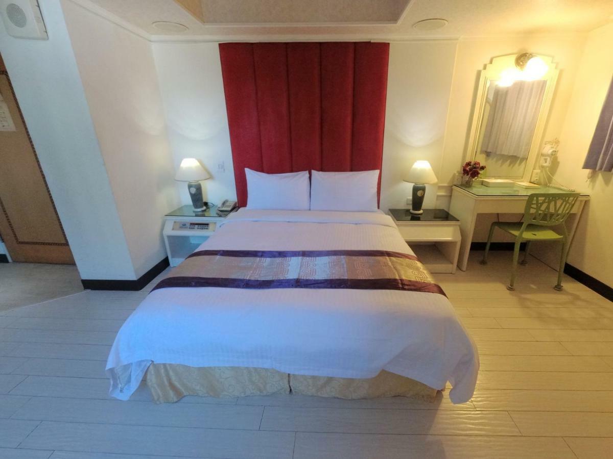 Athens Hotel Taichung Extérieur photo