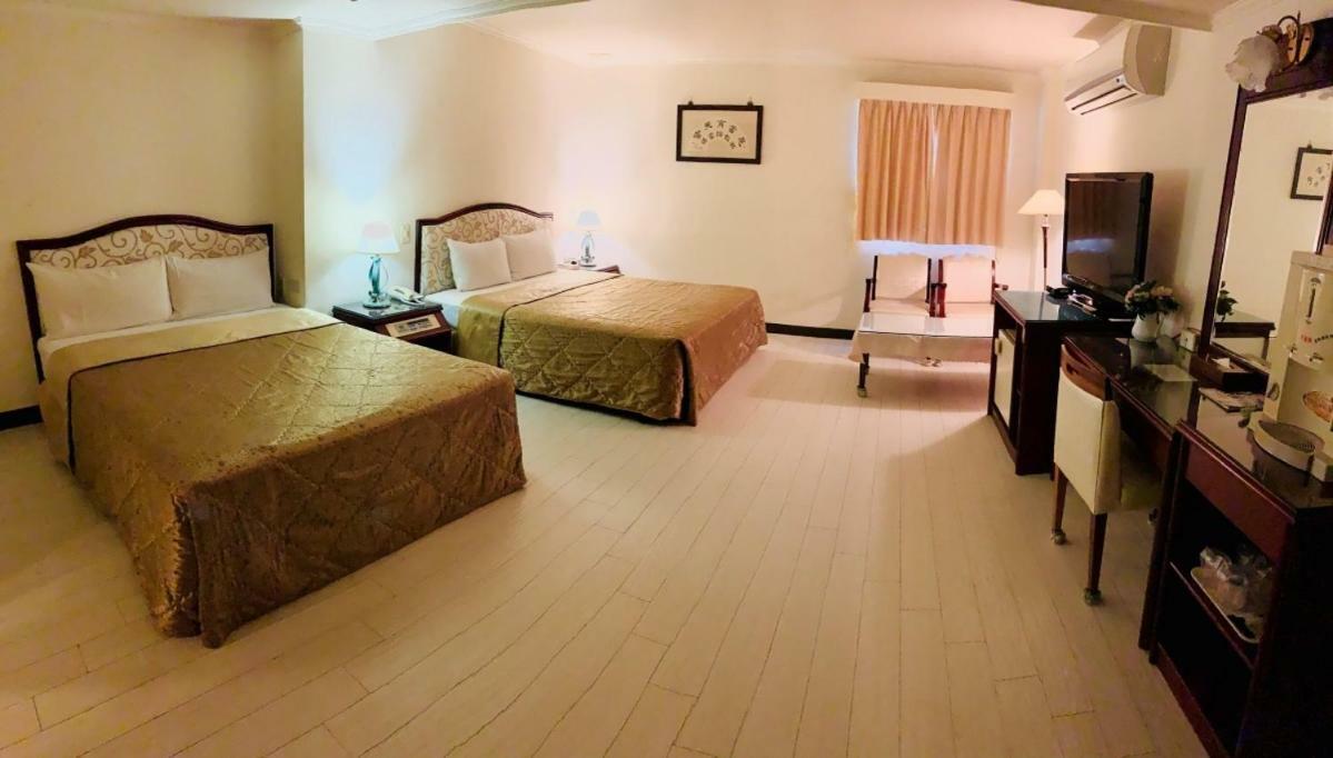 Athens Hotel Taichung Extérieur photo