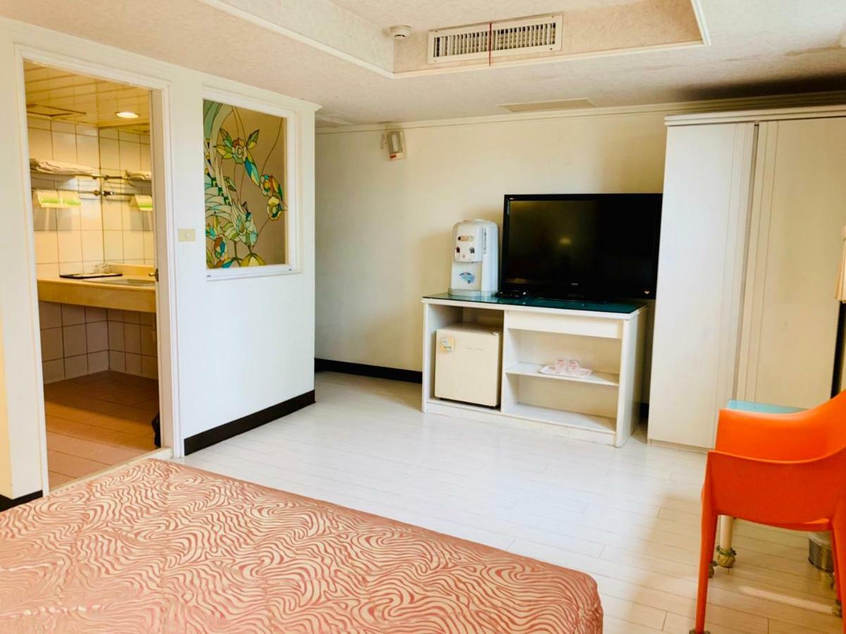 Athens Hotel Taichung Extérieur photo