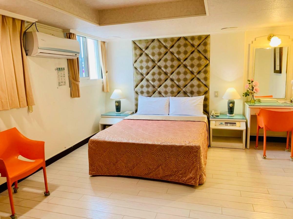 Athens Hotel Taichung Extérieur photo