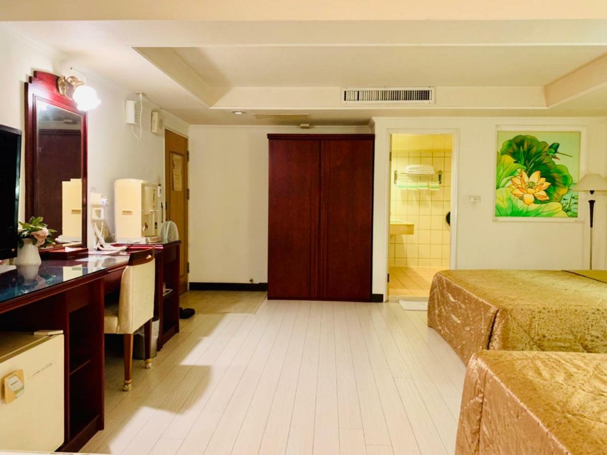 Athens Hotel Taichung Extérieur photo